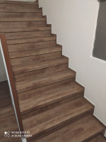  Vinylove schody s nosem Dub Prirodni